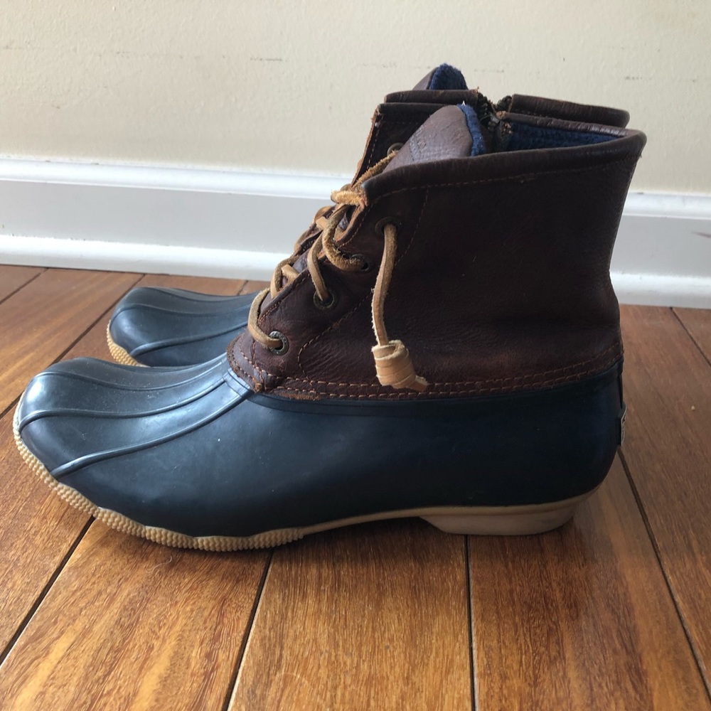 Duck boots